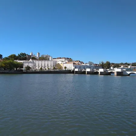 3-bed In Town Centre With Beach Access! Appartamento Tavira