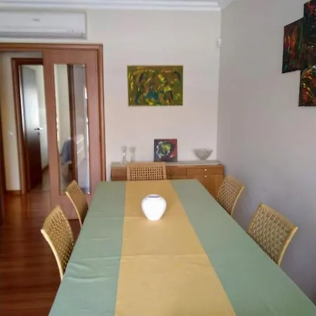 Apartment 3-bed In Town Centre With Beach Access! Tavira