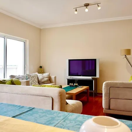 Appartamento 3-bed In Town Centre With Beach Access! Tavira