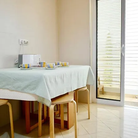 3-bed In Town Centre With Beach Access! Appartamento Tavira