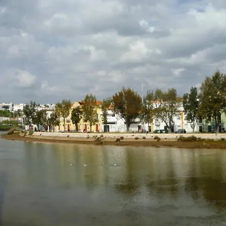 3-bed In Town Centre With Beach Access! *