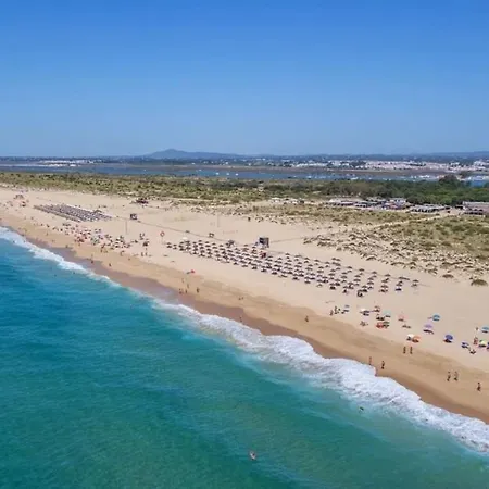 Apartment 3-bed In Town Centre With Beach Access! Tavira